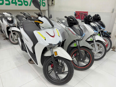 BÁN HONDA SH160 ABS MODEL 2026 Kèm Sẵn Đồ Chơi Đèn Gần 10 Triệu