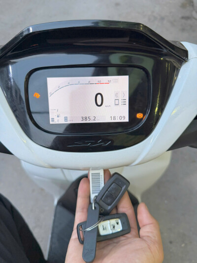 BÁN HONDA SH160 ABS MODEL 2026 Kèm Sẵn Đồ Chơi Đèn Gần 10 Triệu