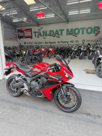 Bán CBR650R Đỏ Đen Cuối 2023, Kèm Pô Xịn, Không Chê Vào Đâu Được Tại Tấn Đạt Motor