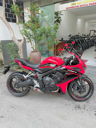 Bán CBR650R Đỏ Đen Cuối 2023, Kèm Pô Xịn, Không Chê Vào Đâu Được Tại Tấn Đạt Motor