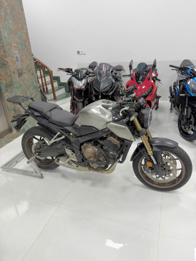 90 Triệu Quất CB650R Màu Bạc Cực Chất, Trả Góp Siêu Tốc Tại Tấn Đạt Motor