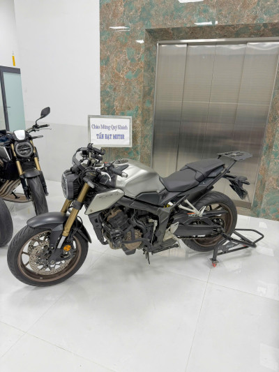 90 Triệu Quất CB650R Màu Bạc Cực Chất, Trả Góp Siêu Tốc Tại Tấn Đạt Motor