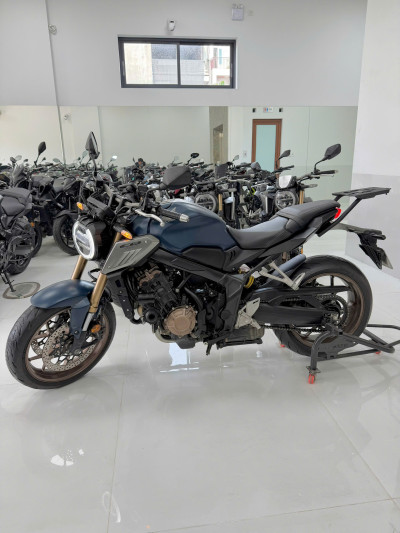 100 Triệu Sắm CB650R Xanh Tím VIP, Trả Góp Siêu Tốc Tại TẤN ĐẠT MOTOR