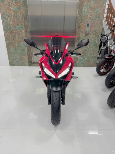 BÁN CBR650R 2023 Đỏ Đen Vip, Phù Hợp NHỮNG THƯỢNG KHÁCH SIÊU KỸ TÍNH