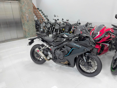 BÁN CBR650R ĐEN NHÁM EDITION MODEL 2023 MỘC CHẤT TẠI TẤN ĐẠT MOTOR