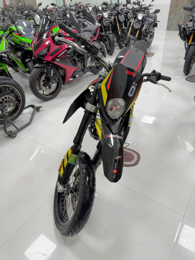 15 TRIỆU QUẤT CÀO CÀO APRILIA SX125 ABS 2025 SIÊU LƯỚT, TRẢ GÓP SIÊU TỐC TẠI TẤN ĐẠT MOTOR