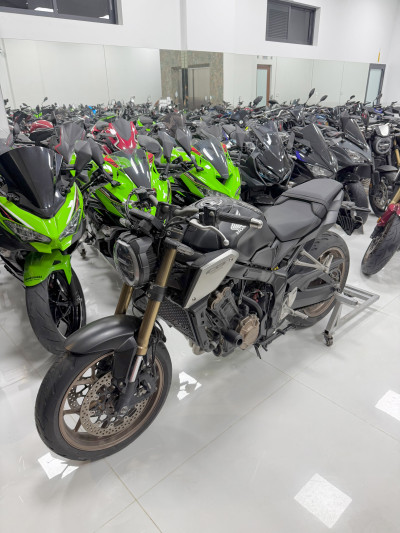 95 TRIỆU QUẤT CB650R 2021 MÀU ĐEN NHÁM CỰC CHẤT, TRẢ GÓP SIÊU TỐC TẠI TẤN ĐẠT MOTOR